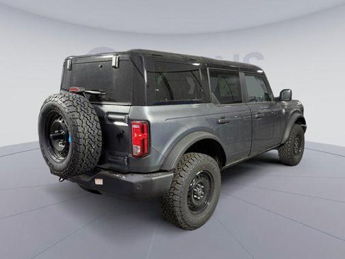 Carbonized Gray Metallic 2026 Ford Bronco Big Bend