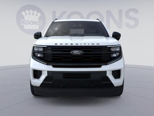 Star White Metallic Tri-Coat 2026 Ford Expedition Max Platinum