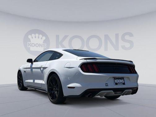 OXFORD WHITE 2017 Ford Mustang GT Premium