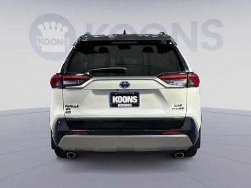 2022 Toyota RAV4 Hybrid SE