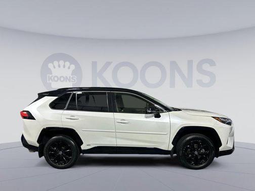 2022 Toyota RAV4 Hybrid SE