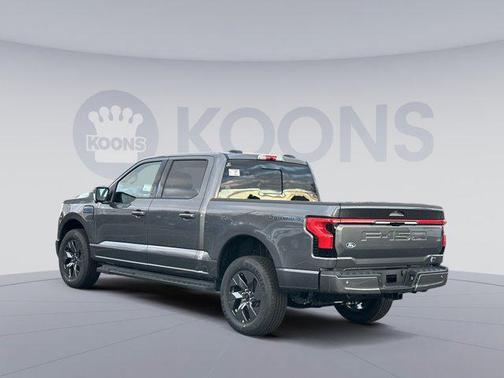 2025 Ford F-150 Lightning LARIAT