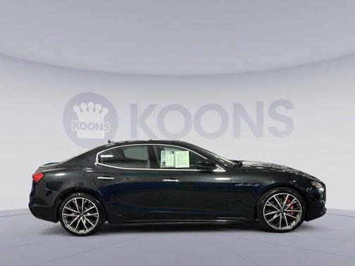 2022 Maserati Ghibli Modena Q4