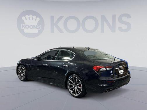2022 Maserati Ghibli Modena Q4