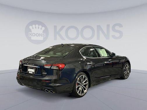 2022 Maserati Ghibli Modena Q4