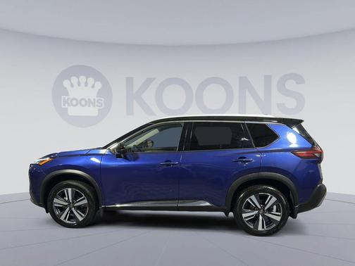 Caspian Blue Metallic/Super Black 2021 Nissan Rogue SL