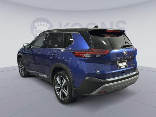 Caspian Blue Metallic/Super Black 2021 Nissan Rogue SL