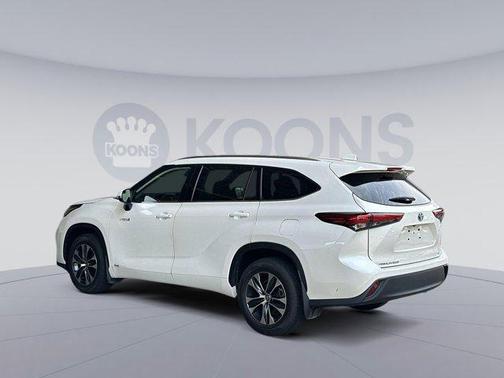 2021 Toyota Highlander Hybrid XLE