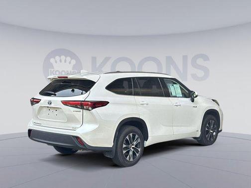 2021 Toyota Highlander Hybrid XLE