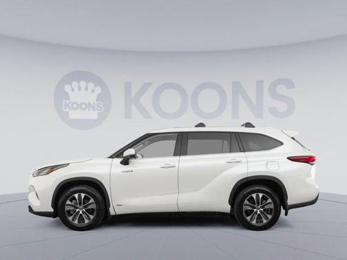 2021 Toyota Highlander Hybrid XLE