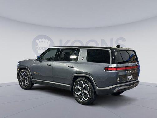2023 Rivian R1S Adventure