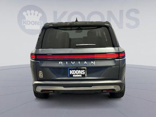 2023 Rivian R1S Adventure