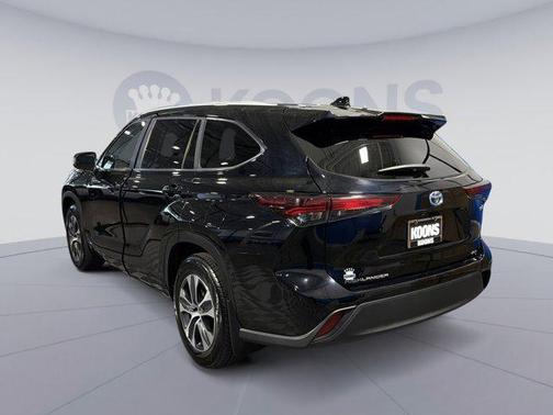 2024 Toyota Highlander Hybrid XLE