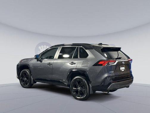 2021 Toyota RAV4 Hybrid SE
