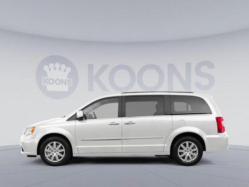2016 Chrysler Town & Country Touring