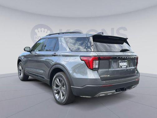 Carbonized Gray Metallic 2026 Ford Explorer Active