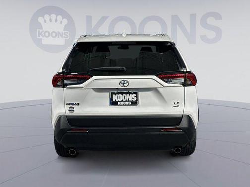 2022 Toyota RAV4 LE