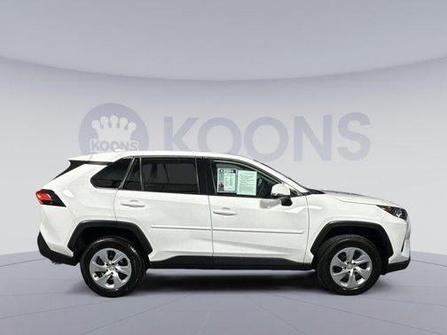 2022 Toyota RAV4 LE