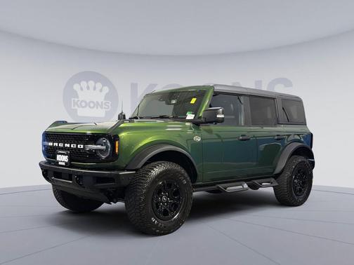 ERUPTION GREEN METALLIC 2023 Ford Bronco Wildtrak
