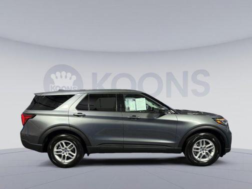 CARBONIZED GRAY METALLIC 2026 Ford Explorer Active