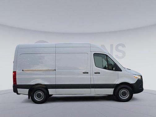 2022 Mercedes-Benz Sprinter 2500 Standard Roof