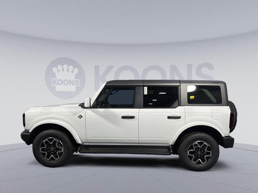 Oxford White 2026 Ford Bronco Outer Banks