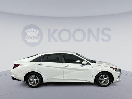 2021 Hyundai ELANTRA SE