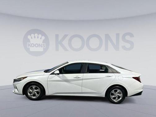 2021 Hyundai ELANTRA SE