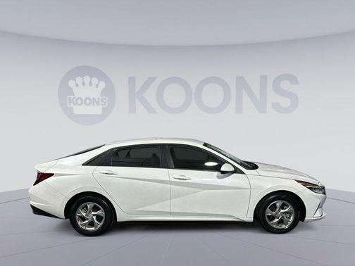 2021 Hyundai ELANTRA SE