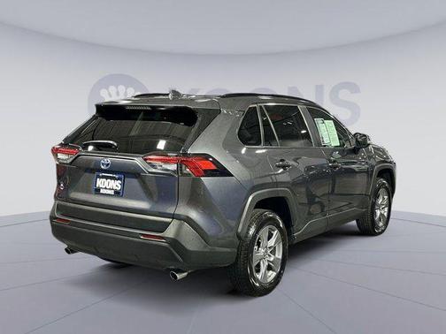 2022 Toyota RAV4 Hybrid LE