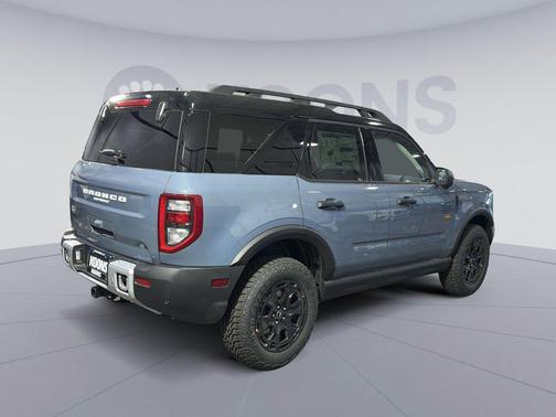 AZURE GRAY METALLIC TRI-COAT 2026 Ford Bronco Sport Badlands