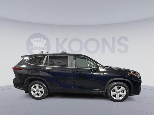 Midnight Black Metallic 2023 Toyota Highlander L