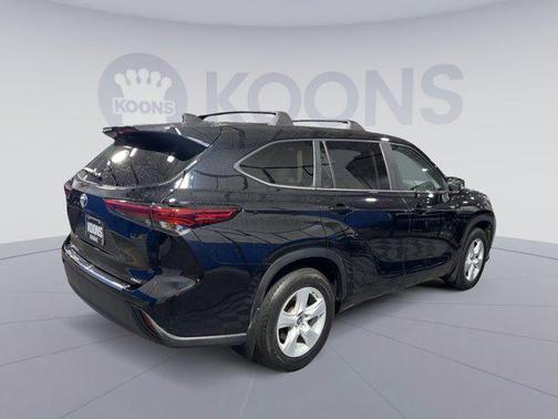 Midnight Black Metallic 2023 Toyota Highlander L