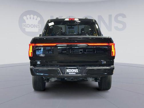 2025 Ford F-150 Lightning LARIAT