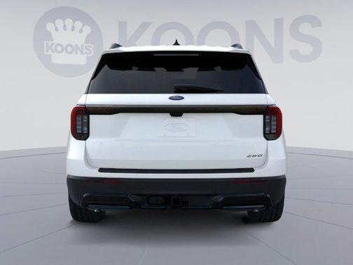 Star White Metallic Tri-Coat 2026 Ford Explorer ST-Line