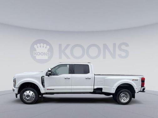 STAR WHITE 2026 Ford F-450 Platinum