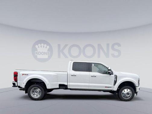 STAR WHITE 2026 Ford F-450 Platinum