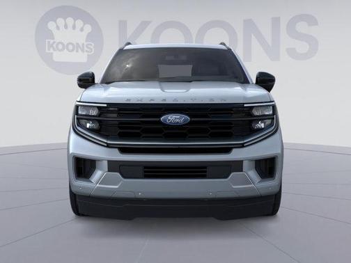 Glacier Gray Metallic Tri-Coat 2026 Ford Expedition Platinum