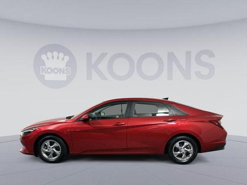 2021 Hyundai ELANTRA SE