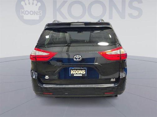 2017 Toyota Sienna XLE Premium