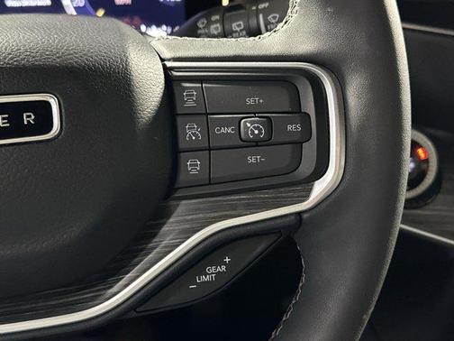 2024 Jeep Wagoneer L Series II 4x4