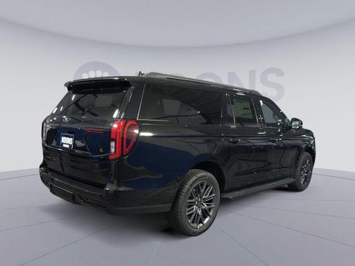 AGATE BLACK METALLIC 2026 Ford Expedition Max Platinum