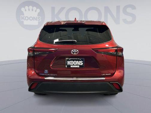 2021 Toyota Highlander LE
