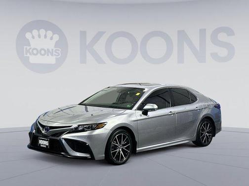 2024 Toyota Camry Hybrid SE