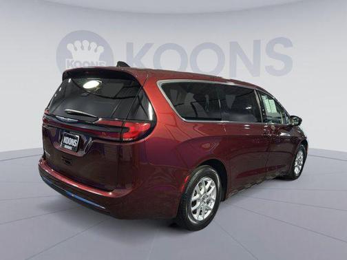 Velvet Red Pearlcoat 2023 Chrysler Pacifica Touring L