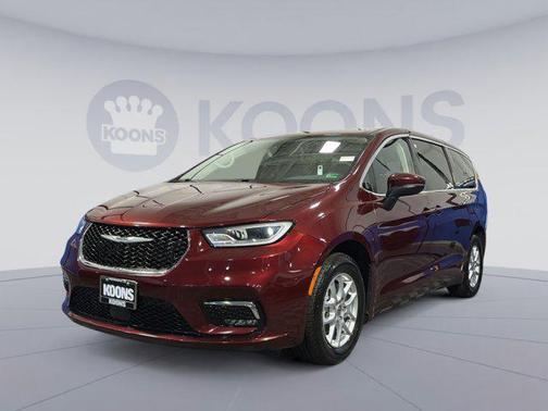 Velvet Red Pearlcoat 2023 Chrysler Pacifica Touring L
