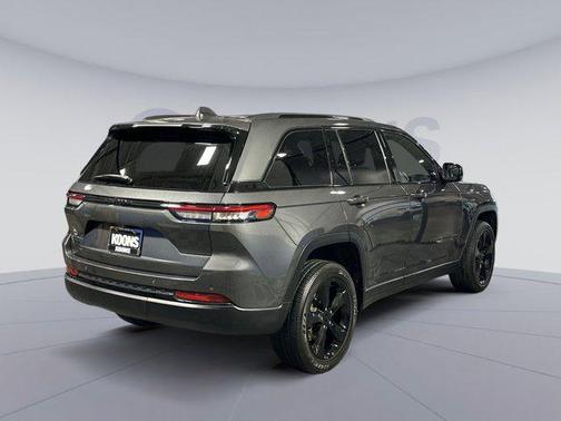2022 Jeep Grand Cherokee Altitude