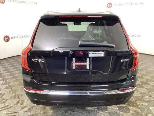 2026 Volvo XC90 B5 Core