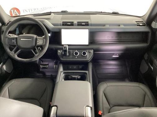 2024 Land Rover Defender V8