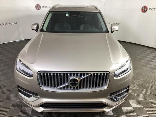 2025 Volvo XC90 Plus